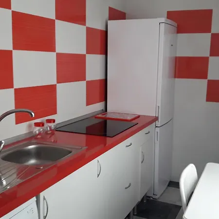Apartamento Familiar Centrico En Conil, Cerca De La Playa, Con Terraza Y Wi-fi - Es-180-241 Apartment