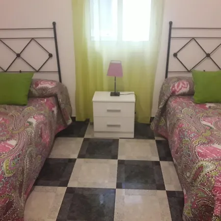 Apartamento Familiar Centrico En Conil, Cerca De La Playa, Con Terraza Y Wi-fi - Es-180-241 Apartment *