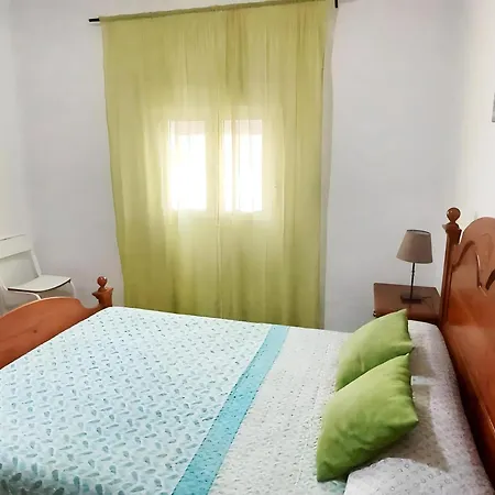 Apartment Apartamento Familiar Centrico En Conil, Cerca De La Playa, Con Terraza Y Wi-fi - Es-180-241 *